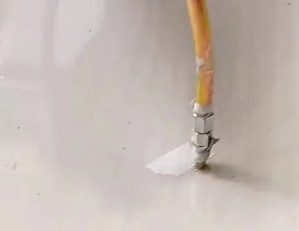 城厢瓷砖空鼓维修公司专业解答在瓷砖铺贴过程中，如果使用的砂料过粗（如全部使用了粗砂），可能会导致以下问题